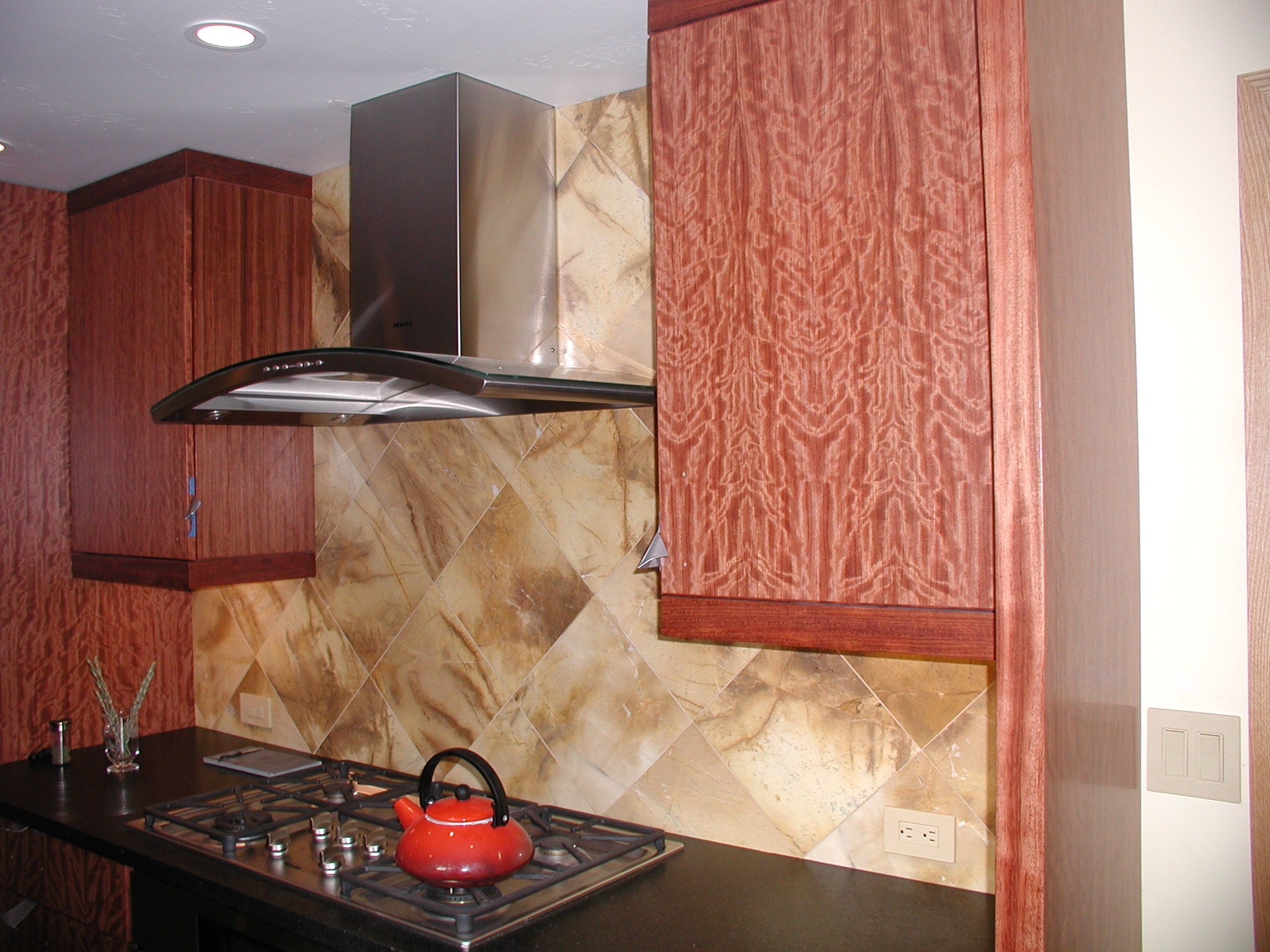 Kitchen Backsplash & Countertop